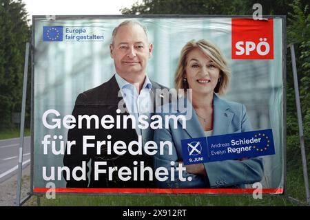 Plakate österreichischer, politischer Parteien zur eu-Wahl AM 9.Juni 2024, AM 24.05.2024. DAS Bild zeigt ein Plakat der Sozialistischen Partei Österreich, mit den Kandidaten Andreas Schieder und Evelyn Regner 2024 - Plakate österreichischer, politischer Parteien zur eu-Wahl AM 9.Juni 2024, AM 24.05.2024. *** Affiches des partis politiques autrichiens pour les élections européennes du 9 juin 2024, le 24 05 2024 la photo montre une affiche du Parti socialiste autrichien, avec les candidats Andreas Schieder et Evelyn Regner 2024 affiches des partis politiques autrichiens pour les élections européennes du 9 juin 2024, le 24 Banque D'Images