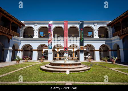 Cloître de Cooperación Española ou coopérative espagnole, situé dans une ancienne église et couvent est un centre culturel et artistique géré par l'Emba espagnol Banque D'Images