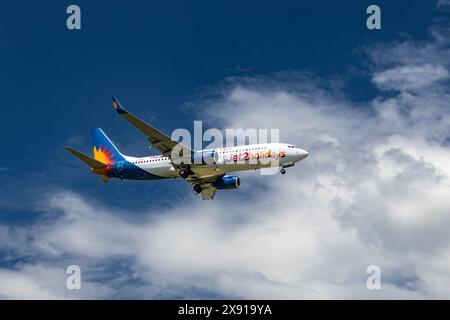 Jet2 Holidays approche de l'aéroport de Burgas avec un Boeing 737 Banque D'Images