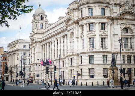 LONDRES - 23 MAI 2024 : Raffles à l'OWO, hôtel de luxe sur Whitehall - ville de Westminster Banque D'Images