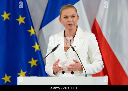 Verleihung Internationaler Preis des Westfaelischen Friedens 2024 Die polnische Ministerin Barbara Nowacka BEI ihrer Rede BEI der Verleihung des Jugendpreises des westfaelischen Friedenspreis 2024, Muenster, 28.05.2024 Muenster Nordrhein-Westfalen Deutschland *** remise du Prix international de la paix de Westphalie 2024 la ministre polonaise Barbara Nowacka lors de son discours lors de la remise du Prix de la paix de Westphalie pour la jeunesse 2024, Muenster, 28 05 2024 Muenster Rhénanie du Nord-Westphalie Allemagne Banque D'Images