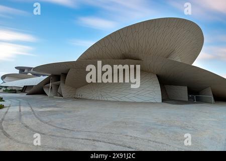 Musée national du Qatar et cour extérieure à Doha, Qatar Banque D'Images