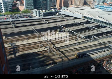 Vue sur la gare ferroviaire de Leeds, Yorkshire, Royaume-Uni Banque D'Images