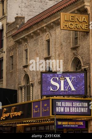 SIX la comédie musicale au théâtre Lena Horne sur Broadway à Manhattan NYC Banque D'Images