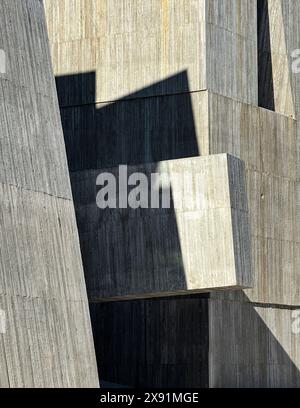 Lisbonne, EDP Sede II, le nouveau bâtiment de la compagnie d'électricité portugaise par l'architecte argentin Alejandro Aravena. Banque D'Images