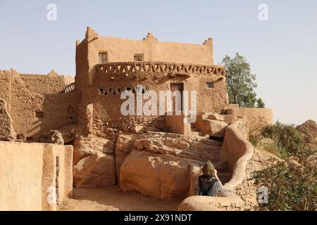 Bâtiment en briques de boue dans le ksar à Taghit Banque D'Images