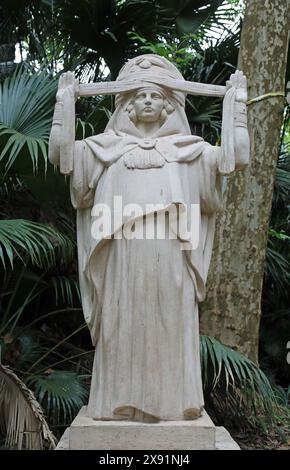 Danseuse de l'ongle Ouled par Emile Gaudissard au jardin botanique d'Alger Banque D'Images