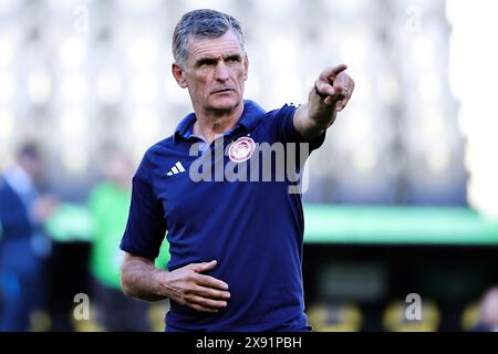 Athènes, Grèce. 28 mai 2024. Jose Luis Mendilibar, entraîneur-chef de l'Olympiacos FC, assiste à une séance d'entraînement la veille du match de finale de la Conference League 2023/2024 entre l'Olympiacos FC et l'ACF Fiorentina au stade AEK Arena à Athènes (Grèce), le 28 mai 2024. Crédit : Insidefoto di andrea staccioli/Alamy Live News Banque D'Images