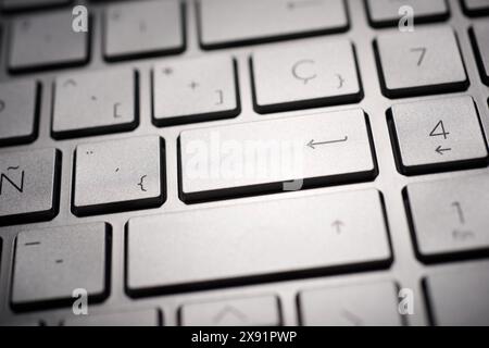Gros plan du clavier gris d'un ordinateur portable Banque D'Images
