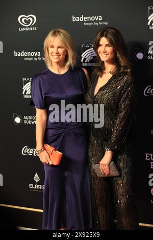 Monica Ivancan und ihre Schwester Miriam Mack BEI der Verleihung des 24. Radio Regenbogen Award 2024 in der Europa-Park Arena. Rouille, 19.04.2024 Banque D'Images