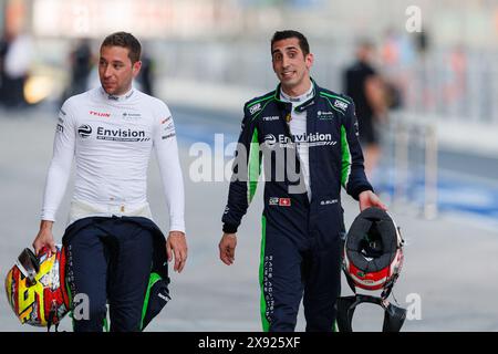 BUEMI Sebastien (SWI), Envision Racing, Jaguar I-type 6 et FRIJNS Robin (nld), Envision Racing, Jaguar I-type 6, portrait lors de l'ePrix de Shanghai 2024, 8e meeting du Championnat du monde ABB FIA Formula E 2023-24, sur le circuit international de Shanghai du 24 au 26 mai 2024 à Shanghai, Chine Banque D'Images