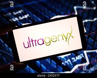 Konskie, Pologne - 27 mai 2024 : logo de la société Ultragenyx affiché sur le téléphone portable Banque D'Images