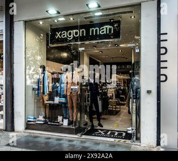 Un magasin de vêtements pour homme Xagon à Bari, en Italie. Banque D'Images
