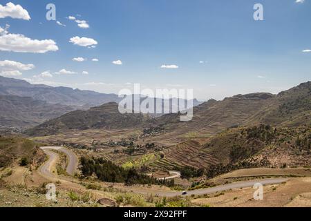 Amba Alaji en Ethiopie possède un paysage magnifique avec des montagnes majestueuses, des falaises spectaculaires et une végétation luxuriante, offrant une vue imprenable, 3 420 M. Banque D'Images