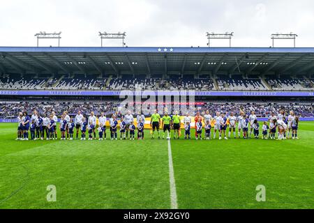 Anderlecht, Belgique. 25 mai 2024. Alignement pris avant un match de football féminin entre le RSC Anderlecht et les KRC Genk Ladies le 10 ème et dernier jour des play offs de la saison 2023 - 2024 de la Super League belge Lotto Womens, le samedi 25 mai 2024 à Anderlecht, Belgique . Crédit : Sportpix/Alamy Live News Banque D'Images