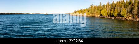 Vue panoramique depuis un quai à Rock Harbor le long du lac supérieur. Parc national d'Isle Royale, Michigan, États-Unis. Banque D'Images