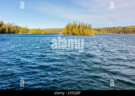 Vue depuis un quai à Tobin Harbor le long du lac supérieur. Parc national d'Isle Royale, Michigan, États-Unis. Banque D'Images