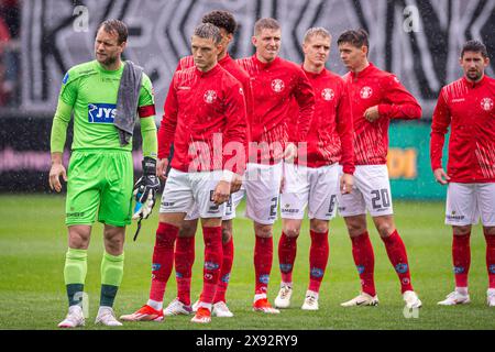 Herning, Danemark. 26 mai 2024. Les joueurs de Silkeborg IF s'alignent pour le match de Superliga 3F entre le FC Midtjylland et Silkeborg IF au MCH Arena de Herning. (Crédit photo : Gonzales photo - Morten Kjaer). Banque D'Images