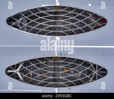 Pékin, Chine. 28 mai 2024. Une photo de drone aérien prise le 28 mai 2024 montre la gare de Chongqing East en construction dans le sud-ouest de la Chine. La construction du toit en acier de la gare de Chongqing East Railway Station a été achevée mardi. Crédit : Wang Quanchao/Xinhua/Alamy Live News Banque D'Images