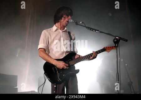 Cortemaggiore Piacenza Italie 28/2003 : Cristiano Godano chanteur et guitariste du Marlene Kuntz, groupe de rock alternatif italien, lors du concert live au Fillmore Club Banque D'Images