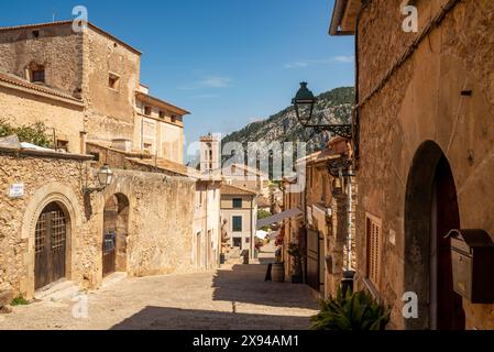 Pollensa est une petite ville médiévale avec des rues étroites et des bâtiments historiques dans le nord de l'île de Majorque, îles Baléares, Espagne Banque D'Images