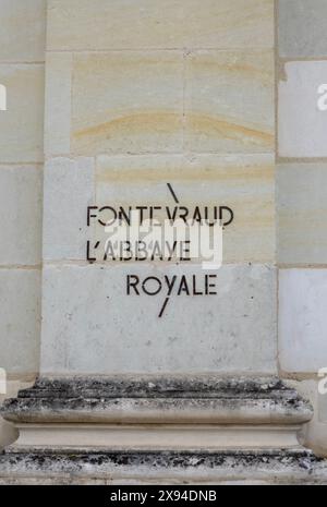 L'entrée de l'Abbaye Royale de Notre Dame de Fontevraud à Fontevraud, France. Banque D'Images