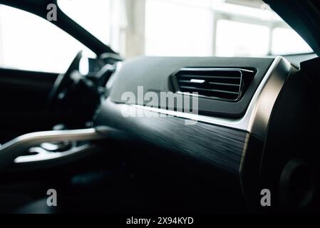 souffler le siège passager dans une voiture. Photo de haute qualité Banque D'Images