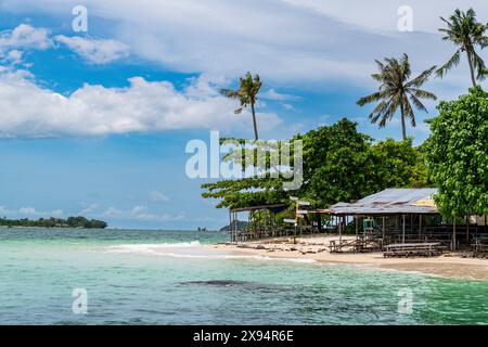 Île de Kepayang, île de Belitung au large de la côte de Sumatra, Indonésie, Asie du Sud-est, Asie Banque D'Images