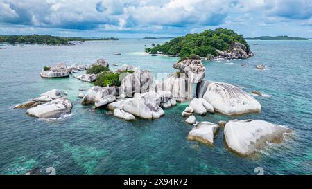 Aérien de Pulau Kelayang, île de Belitung au large de la côte de Sumatra, Indonésie, Asie du Sud-est, Asie Banque D'Images