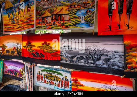 Vue des stands de souvenirs et d'artisanat sur la rue George Street, Knysna Central, Knysna, Western Cape Province, Afrique du Sud, Afrique Banque D'Images