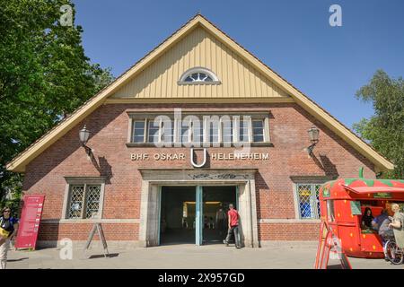 Station de métro Oskar-Helene-Heim, Clayallee, Dahlem, Steglitz-Zehlendorf, Berlin, Allemagne, U-Bahnhof Oskar-Helene-Heim, Clayallee, Dahlem, Steglitz-Ze Banque D'Images