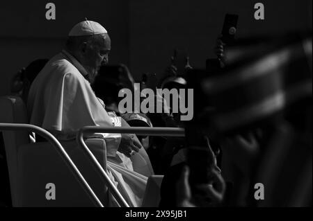 Vatican, Vatican. 29 mai 2024. Italie, Rome, Vatican, 2024/5/29.le pape François lors de l'audience générale hebdomadaire sur la place Saint-Pierre au Vatican. Photographie de ALESSIA GIULIANI / Catholic Press photo Credit : Independent photo Agency / Alamy Live News Banque D'Images