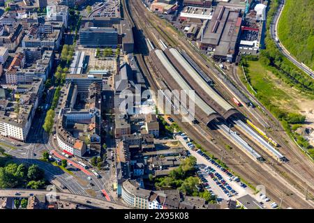 Luftbild, Hbf Hauptbahnhof Hagen und Bahnsteige, Deutsche Bahn AG, Mittelstadt, Hagen, Ruhrgebiet, Nordrhein-Westfalen, Deutschland ACHTUNGxMINDESTHONORARx60xEURO *** vue aérienne, gare principale de Hagen et quais, Deutsche Bahn AG, centre-ville, Hagen, Ruhr area, Rhénanie du Nord-Westphalie, Allemagne ATTENTIONxMINDESTHONORARx60xEURO Banque D'Images