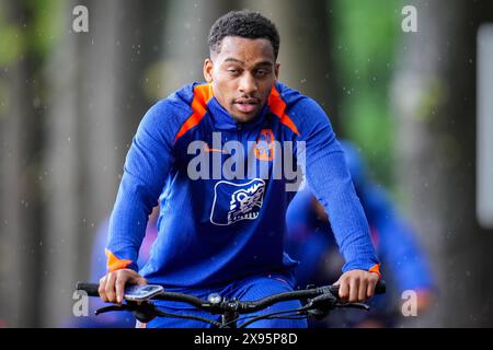 Zeist, pays-Bas. 29 mai 2024. ZEIST, PAYS-BAS - MAI 29 : Quinten Timber des pays-Bas avant une séance d'entraînement de l'équipe néerlandaise de football masculin avant l'EURO 2024 au campus de la KNVB le 29 mai 2024 à Zeist, pays-Bas. (Photo de René Nijhuis/Orange Pictures) crédit : Orange pics BV/Alamy Live News Banque D'Images