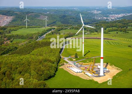 Luftbild, Baustelle Windpark Stoppelberg, zwischen Hohenlimburg und Brechtefeld, neue Windräder im Waldgebiet mit Waldschäden, Dahl, Hagen, Ruhrgebiet, Rhénanie-du-Nord-Westphalie, Deutschland ACHTUNGxMINDESTHONORARx60xEURO *** vue aérienne, site de construction parc éolien Stoppelberg, entre Hohenlimburg et Brechtefeld, nouvelles éoliennes dans la zone forestière endommagée, Dahl, Hagen, région de la Ruhr, Rhénanie-du-Nord-Westphalie, Allemagne ATTENTIONxMINDESTHONORARx60xEURO Banque D'Images