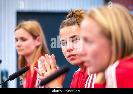 Lena Oberdorf (Deutschland) und Lea Schueller (Deutschland), GER, DFB Frauen Nationalmannschaft Deutschland, UEFA Womens Euro 2025 Qualifikation, Pressekonferenz, Lehrgang, Frankfurt, DFB Campus, 29.05.2024 Foto : Eibner-Pressefoto/Florian Wiegand Banque D'Images