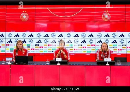 Lena Oberdorf (Deutschland) und Lea Schueller (Deutschland), GER, DFB Frauen Nationalmannschaft Deutschland, UEFA Womens Euro 2025 Qualifikation, Pressekonferenz, Lehrgang, Frankfurt, DFB Campus, 29.05.2024 Foto : Eibner-Pressefoto/Florian Wiegand Banque D'Images