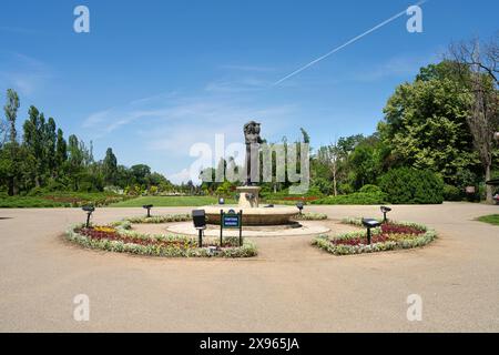 Bucarest, Roumanie. 24 mai 2024. Vue de la fontaine de Modura dans le parc du Roi Michel Ier de Roumanie à Bucarest Banque D'Images