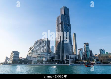 Gratte-ciel dans le port de Victoria, Hong Kong, Chine, Asie Banque D'Images