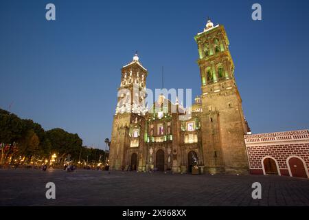 Soirée, Cathédrale notre-Dame de l'Immaculée conception, 1649, Centre historique, site du patrimoine mondial de l'UNESCO, Puebla, État de Puebla, Mexique Banque D'Images