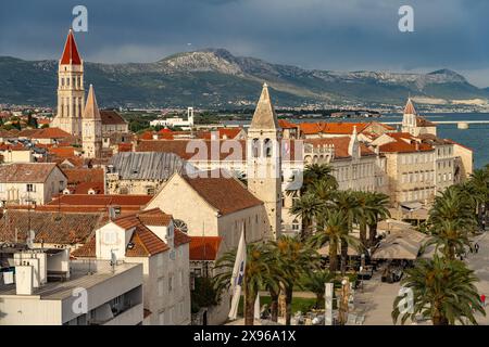 Die Altstadt von Trogir von oben gesehen, Kroatien, Europa | la vieille ville de Trogir vue d'en haut, Croatie, Europe Banque D'Images