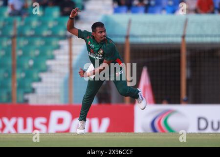 Tanvir Islam lors du troisième match international T20 contre le Zimbabwe au stade Zahur Ahmed Chowdhury, Sagorika, Chattogram, Bangladesh, 7 mai, 202 Banque D'Images