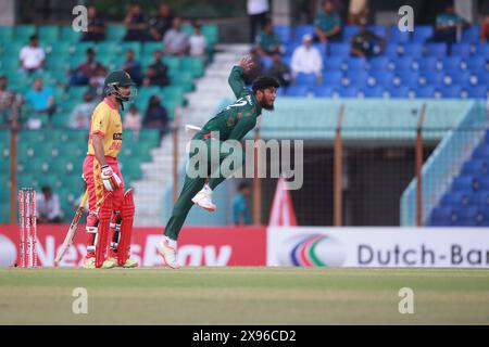 Tanvir Islam lors du troisième match international T20 contre le Zimbabwe au stade Zahur Ahmed Chowdhury, Sagorika, Chattogram, Bangladesh, 7 mai, 202 Banque D'Images