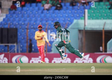 Tawhid Hridoy lors du troisième match international T20 contre le Zimbabwe au stade Zahur Ahmed Chowdhury, Sagorika, Chattogram, Bangladesh, 7 mai, 2 Banque D'Images