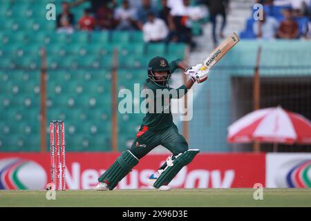 Tawhid Hridoy lors du troisième match international T20 contre le Zimbabwe au stade Zahur Ahmed Chowdhury, Sagorika, Chattogram, Bangladesh, 7 mai, 2 Banque D'Images