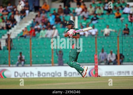 Rishad Hossain battes lors du troisième match international T20 contre le Zimbabwe au stade Zahur Ahmed Chowdhury, Sagorika, Chattogram, Bangladesh, 07 M. Banque D'Images