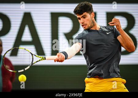 Paris, France, France. 29 mai 2024. Carlos ALCARAZ d'Espagne lors de la quatrième journée de Roland-Garros 2024, Open de France 2024, tournoi de tennis du Grand Chelem au stade Roland-Garros le 29 mai 2024 à Paris, France. (Crédit image : © Matthieu Mirville/ZUMA Press Wire) USAGE ÉDITORIAL SEULEMENT! Non destiné à UN USAGE commercial ! Banque D'Images