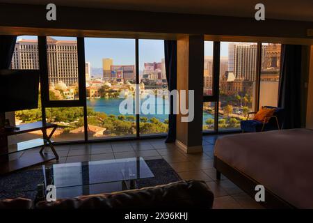 Las Vegas, Nevada - 14 avril 2024 : vue de jour sur le Strip de Las Vegas depuis une suite Penthouse Banque D'Images