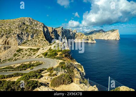 Sur le chemin du point culminant sur la belle île des Baléares Majorque - Cap de Formentor - Espagne Banque D'Images