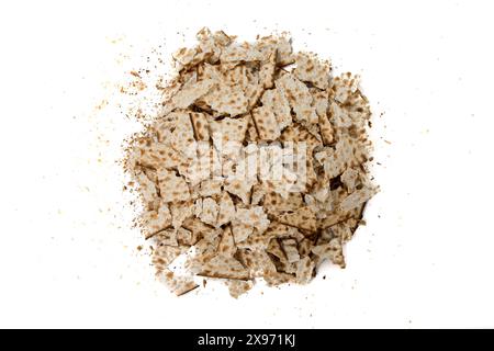 Morceaux de matzah cassé - vue de dessus - pain casher traditionnel pour la Pâque Banque D'Images